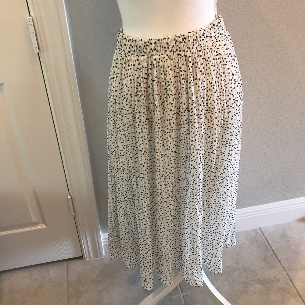 WD NY PolkaDot Pleated Skirt - Picture 6 of 9